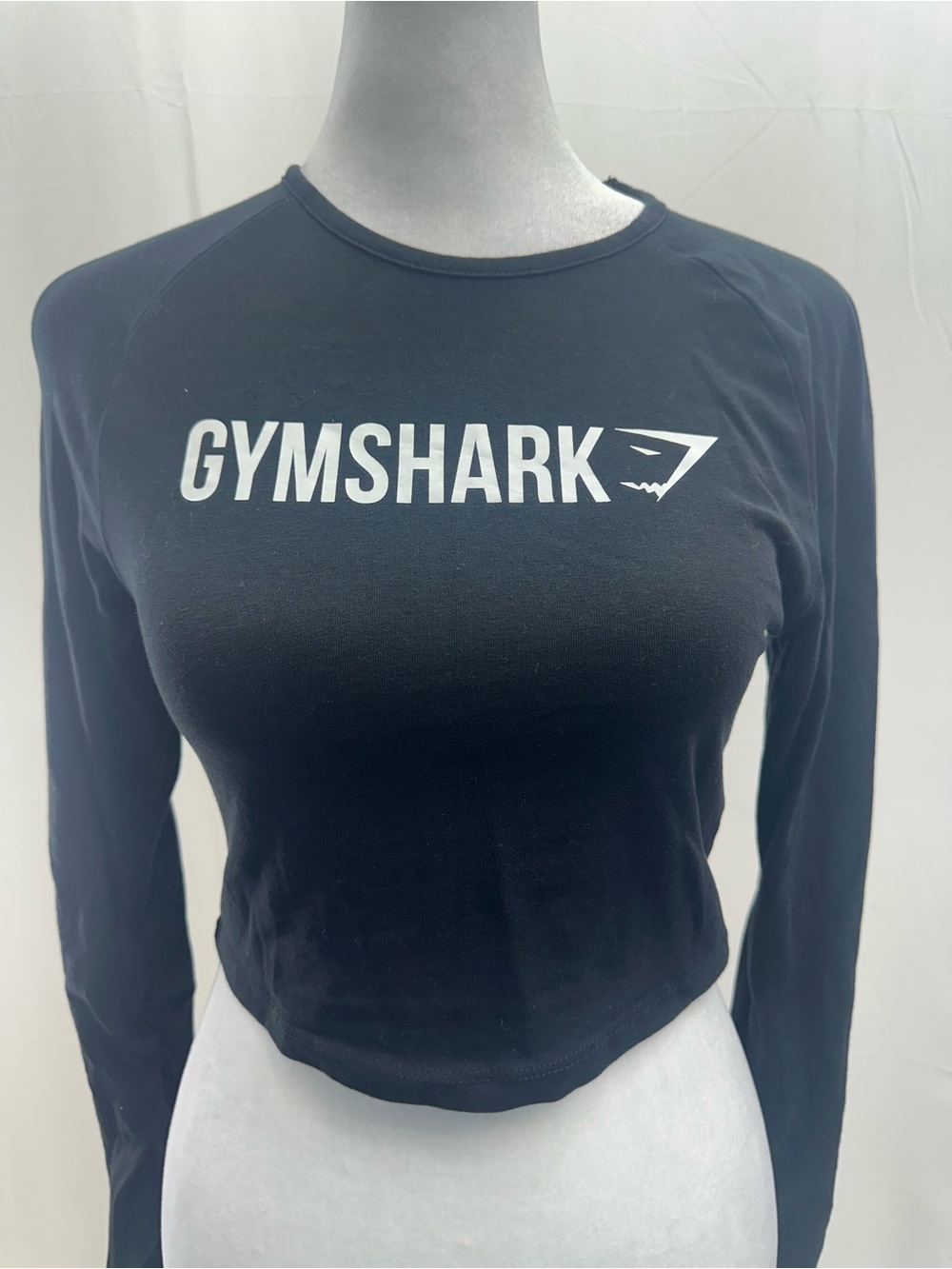 Gymshark Women's Black Long-Sleeve Cropped Top - Picture 2 of 4